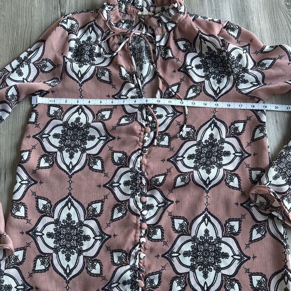 Boutique En Crème Long Sleeved Paisley Dress With Flare Sleeves - Size Medium - Picture 9 of 14